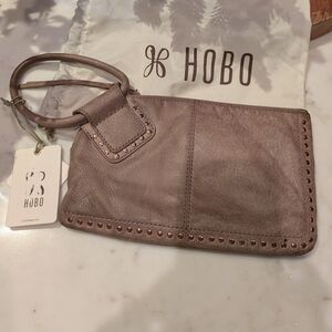 HOBO INTERNATIONAL like new SABLE beaded Clutch PEBBLE SOFT